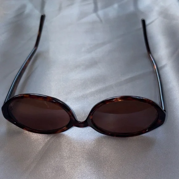 Serengeti Tortoiseshell Brown Oval Sunglasses - Picture 2 of 5